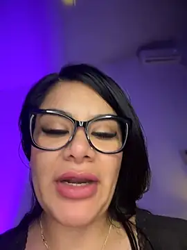 Insane Issa online show from 03/18/25, 06:39