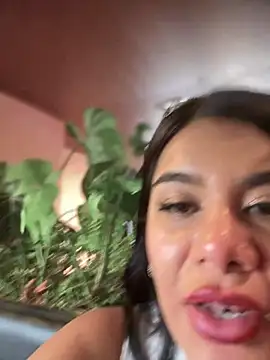 Insane Issa online show from 12/21/25, 06:09