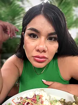 Insane Issa online show from 12/20/25, 07:06