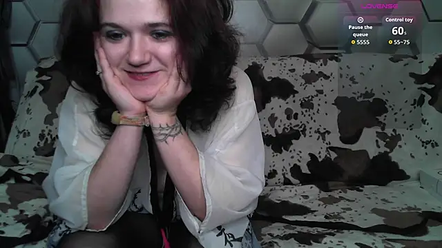 Snapshot of Naomi_Robbins_Love chatting on 10/14/25, 08:48 Naomi Robbins Love online show from 10/14/25, 08:48