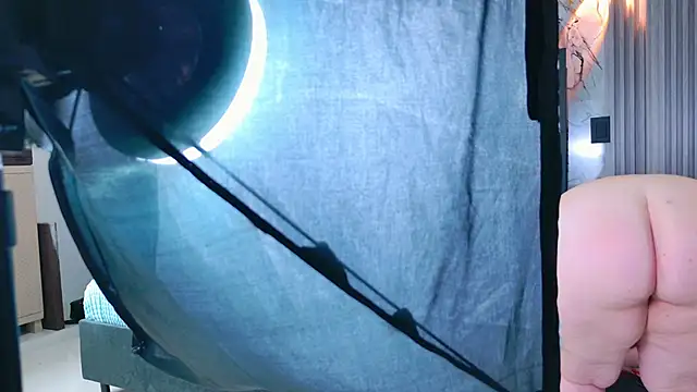 NathaxaLeans online show from 10/24/25, 11:42