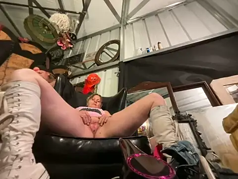 SummerBlueMoon online show from 10/30/25, 04:33