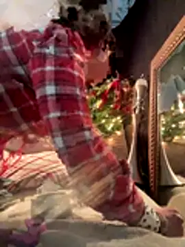 SummerBlueMoon online show from 12/14/25, 09:42