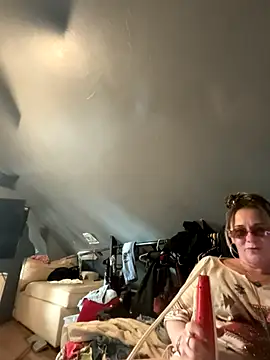 SummerBlueMoon online show from 11/11/25, 09:31