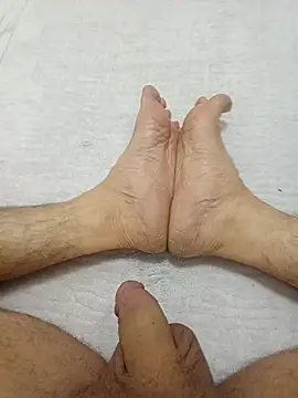 Hardapple01 online show from 10/19/25, 07:22