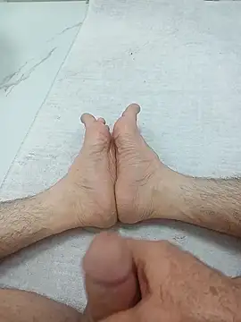 Hardapple01 online show from 04/17/26, 01:08