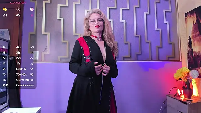 Esmeralda oikos online show from 12/18/25, 04:06