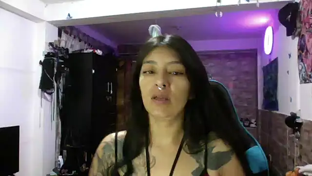 AngelaQueen  online show from 09/18/25, 05:49