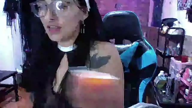 AngelaQueen  online show from 10/31/25, 05:37