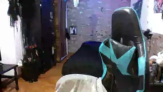 AngelaQueen  online show from 10/28/25, 05:23