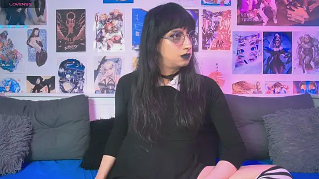 snowblack  online show from 11/01/25, 04:56