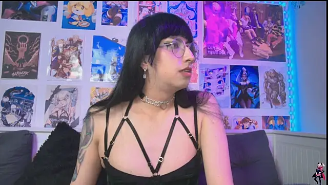 snowblack  online show from 02/05/26, 03:41