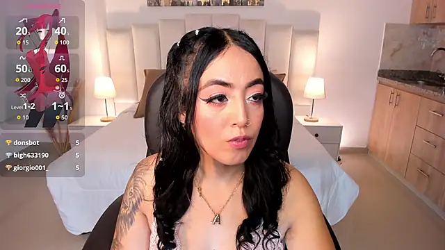 Snapshot of kim_thompson_1 chatting on 10/25/25, 11:20 kim thompson 1 online show from 10/25/25, 11:20