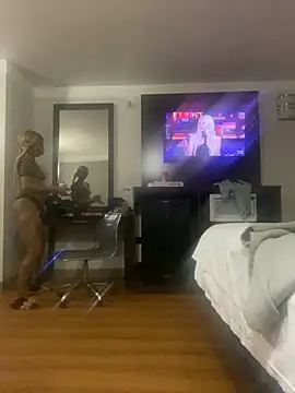 SlimBeenBadd1981 online show from 02/14/25, 08:52