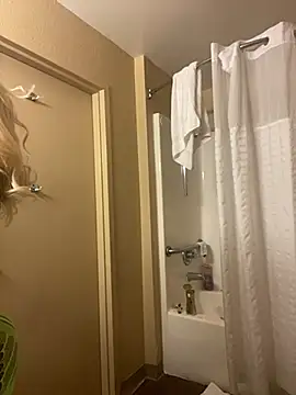 SlimBeenBadd1981 online show from 12/10/24, 01:55