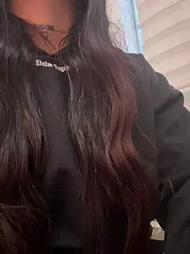 LunaBaker-1 online show from 11/27/25, 08:09