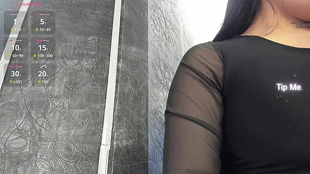 LunaBaker-1 online show from 12/02/25, 08:32