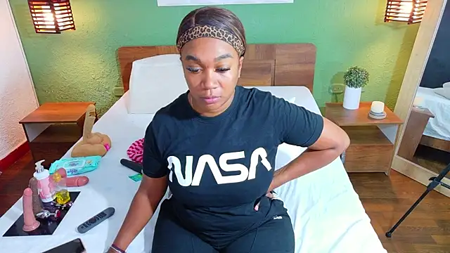 dannaahbrown online show from 09/11/25, 07:36