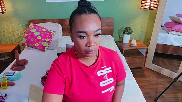 Snapshot of dannaahbrown chatting on 06/15/26, 06:51 dannaahbrown online show from 06/15/26, 06:51