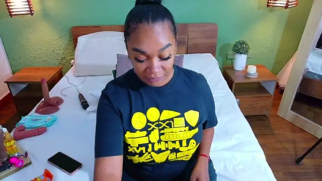 Snapshot of dannaahbrown chatting on 02/25/26, 12:05 dannaahbrown online show from 02/25/26, 12:05