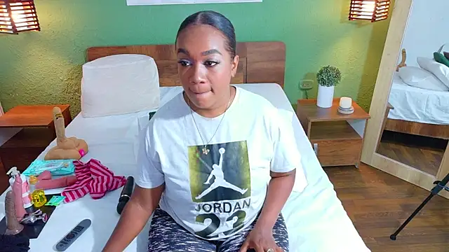 dannaahbrown online show from 09/18/25, 08:01