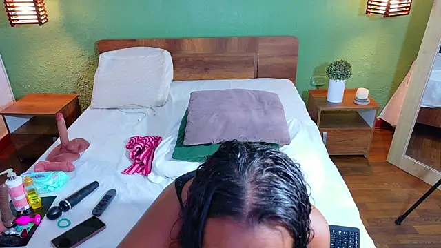 Snapshot of dannaahbrown chatting on 01/14/26, 04:10 dannaahbrown online show from 01/14/26, 04:10