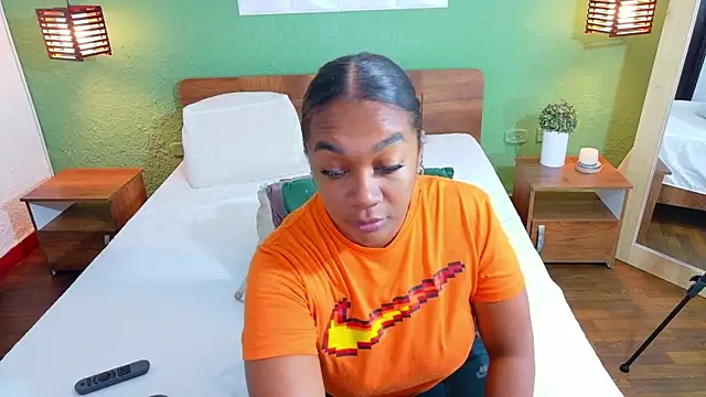 dannaahbrown online show from 10/10/25, 08:31