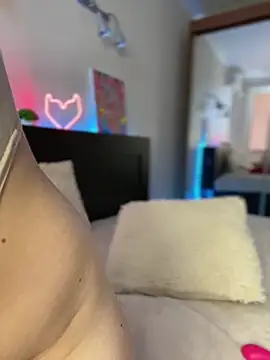 evaran  online show from 03/18/25, 01:01