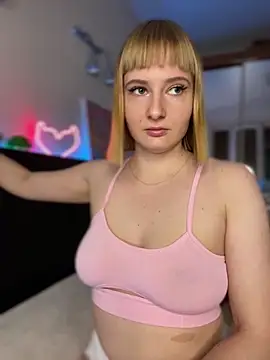 evaran  online show from 10/21/25, 04:28