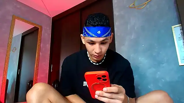 liuscast22 online show from 10/10/25, 02:40