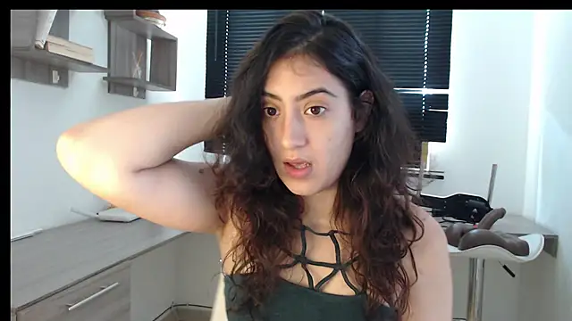 MIYESSI online show from 09/11/25, 04:18