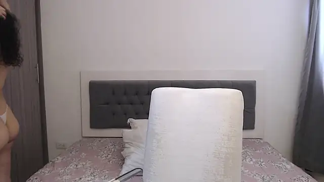 MIYESSI online show from 10/23/25, 05:55