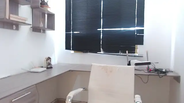 MIYESSI online show from 09/17/25, 06:54