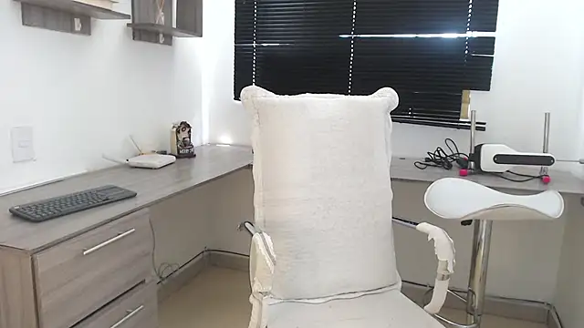 MIYESSI online show from 09/22/25, 06:47