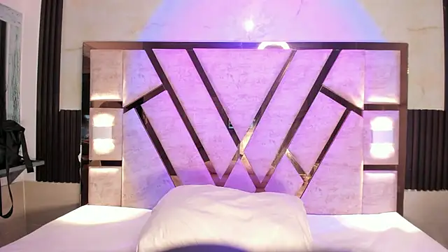 Athenea Mills online show from 04/09/26, 06:58