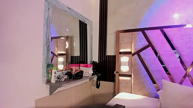 Athenea Mills online show from 03/12/26, 07:07