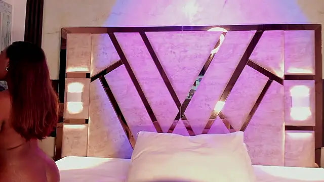 Athenea Mills online show from 03/19/26, 06:52