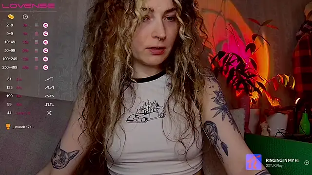 Snapshot of IttyKitty chatting on 05/20/26, 11:46 IttyKitty online show from 05/20/26, 11:46
