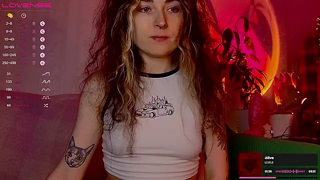 Snapshot of IttyKitty chatting on 02/05/26, 10:16 IttyKitty online show from 02/05/26, 10:16