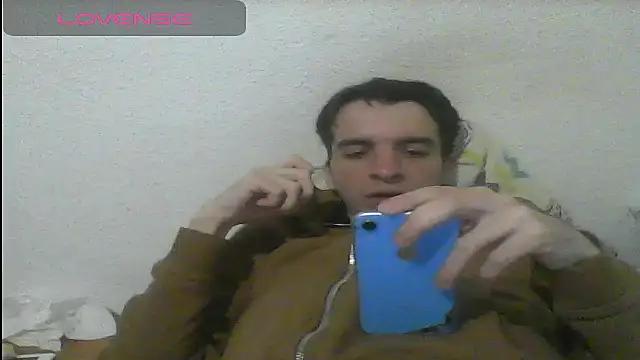 Snapshot of Tombgy07 chatting on 03/18/25, 08:16 Tombgy07 online show from 03/18/25, 08:16