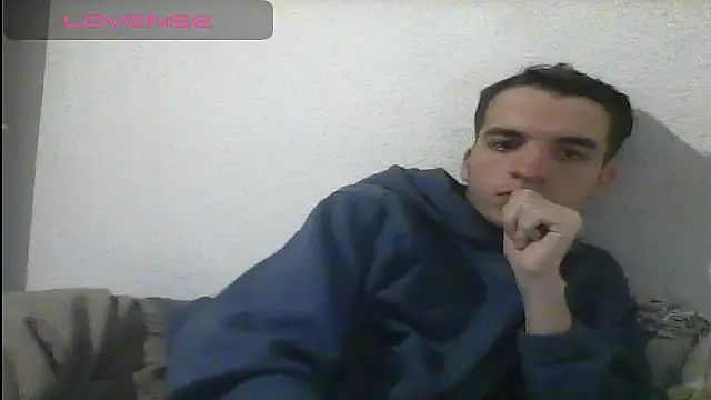 Snapshot of Tombgy07 chatting on 02/13/25, 04:50 Tombgy07 online show from 02/13/25, 04:50