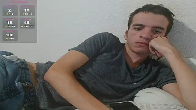 Snapshot of Tombgy07 chatting on 09/25/25, 06:36 Tombgy07 online show from 09/25/25, 06:36