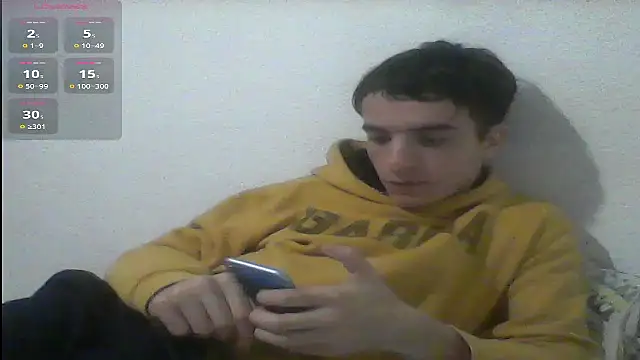 Snapshot of Tombgy07 chatting on 03/12/25, 08:31 Tombgy07 online show from 03/12/25, 08:31