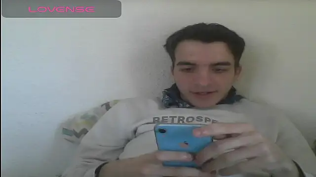 Snapshot of Tombgy07 chatting on 03/18/25, 09:34 Tombgy07 online show from 03/18/25, 09:34