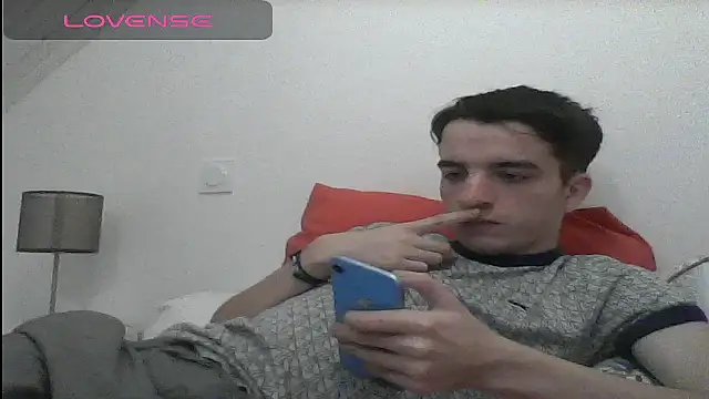 Snapshot of Tombgy07 chatting on 02/19/25, 09:03 Tombgy07 online show from 02/19/25, 09:03