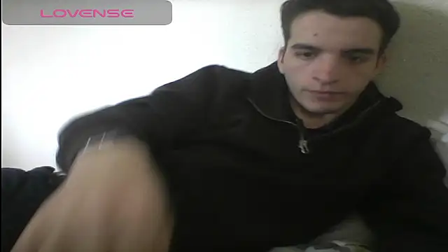 Snapshot of Tombgy07 chatting on 03/08/25, 02:51 Tombgy07 online show from 03/08/25, 02:51