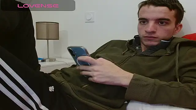 Tombgy07 online show from 12/04/25, 07:57