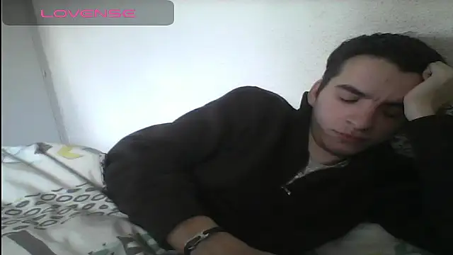 Snapshot of Tombgy07 chatting on 01/29/25, 10:27 Tombgy07 online show from 01/29/25, 10:27