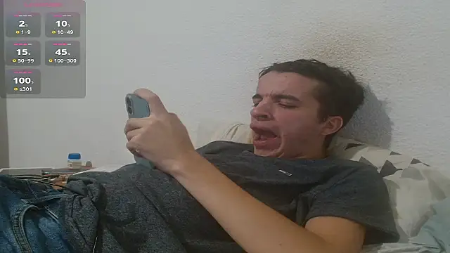 Snapshot of Tombgy07 chatting on 09/30/25, 07:42 Tombgy07 online show from 09/30/25, 07:42