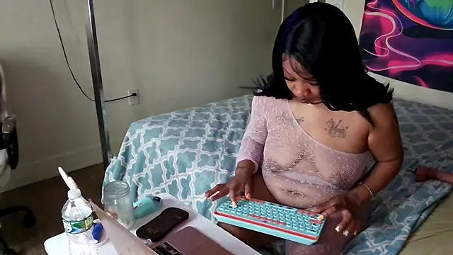 YasmineMinaj online show from 07/15/26, 06:37
